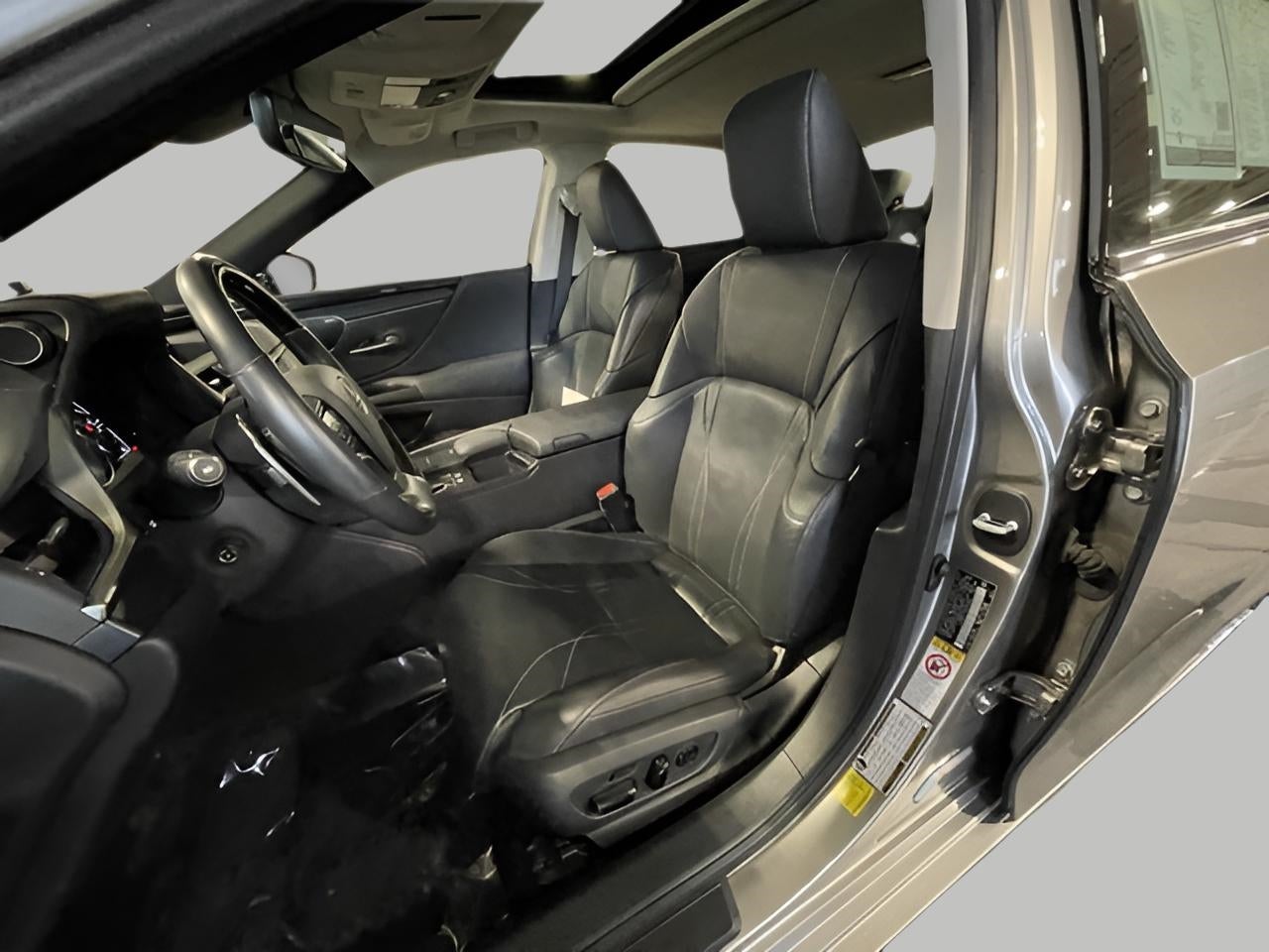 2019 Lexus ES ES 300h Luxury FWD