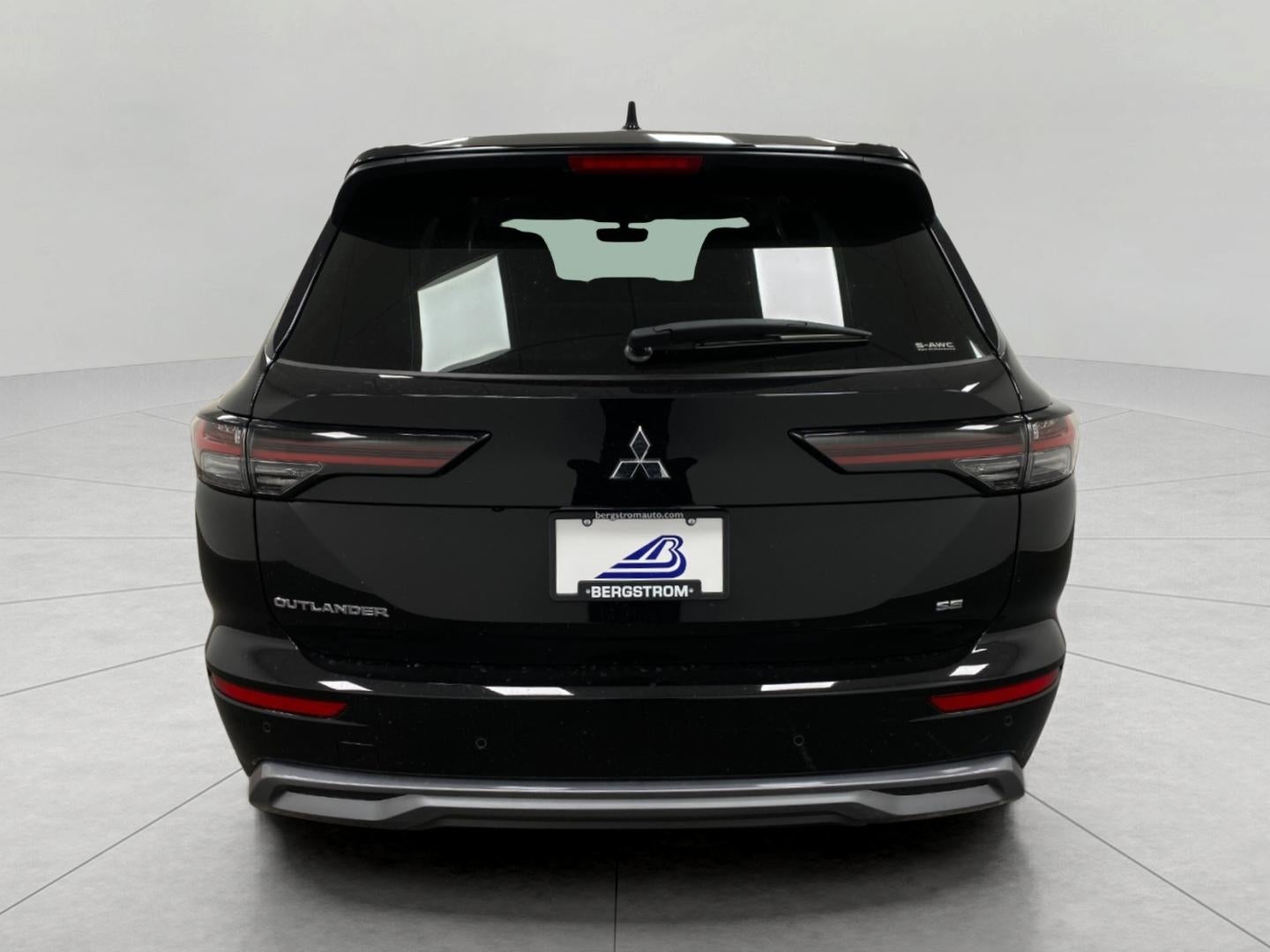 2026 Mitsubishi Outlander SE S-AWC