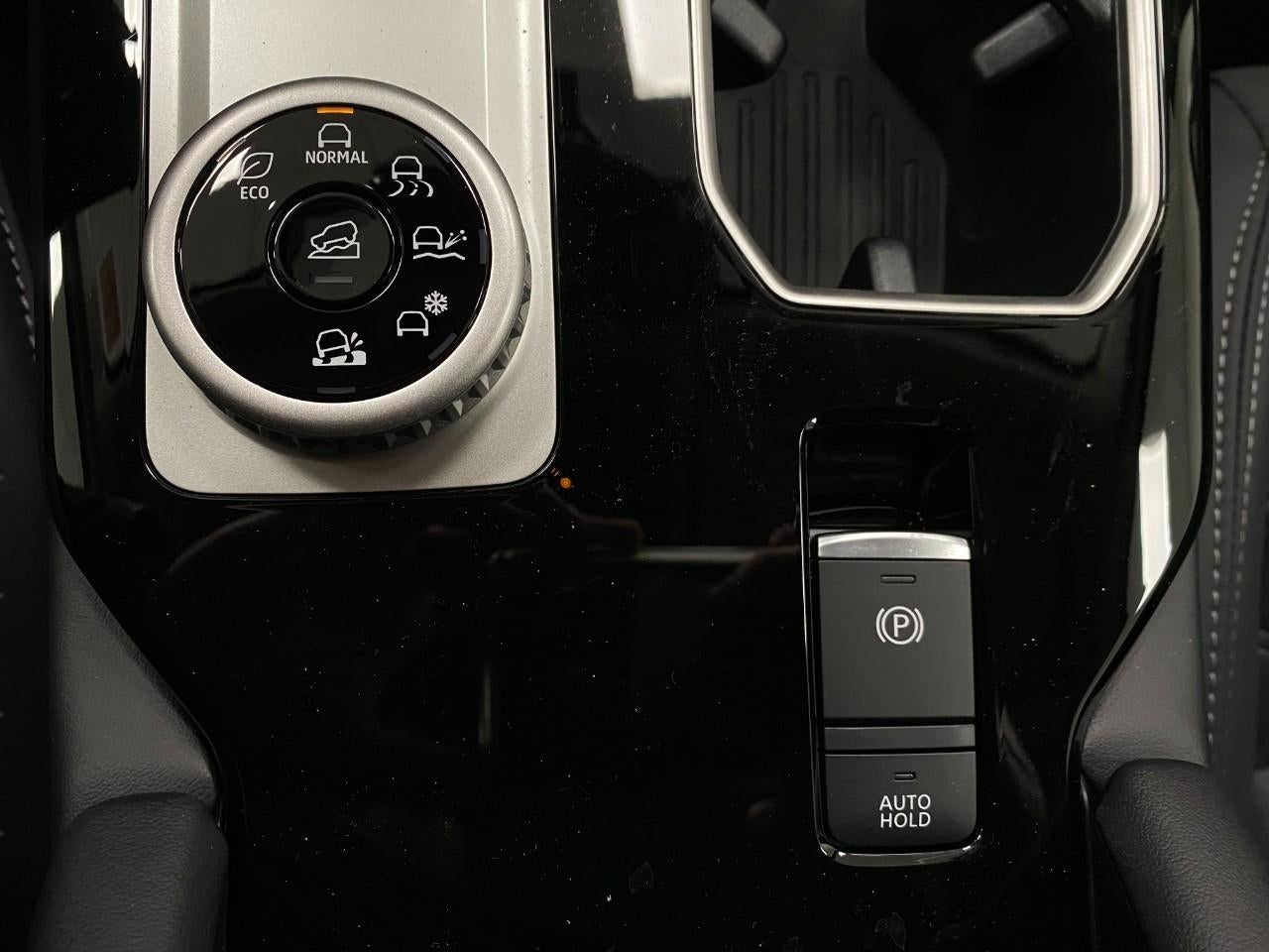 2026 Mitsubishi Outlander SE S-AWC