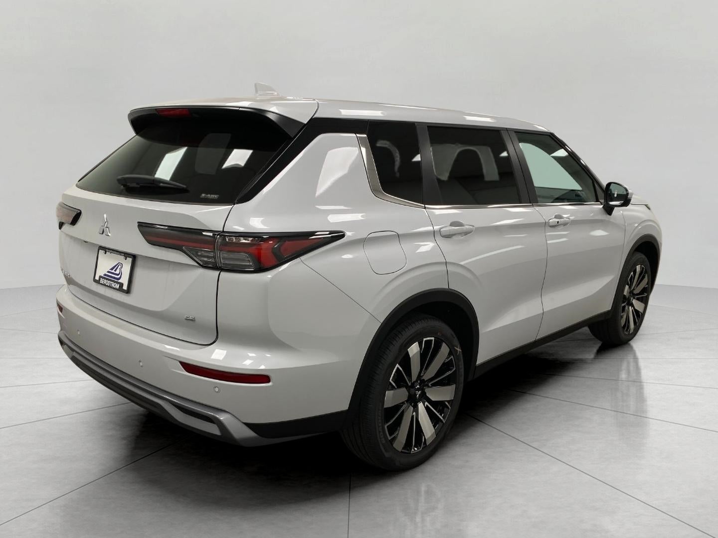 2026 Mitsubishi Outlander SE S-AWC