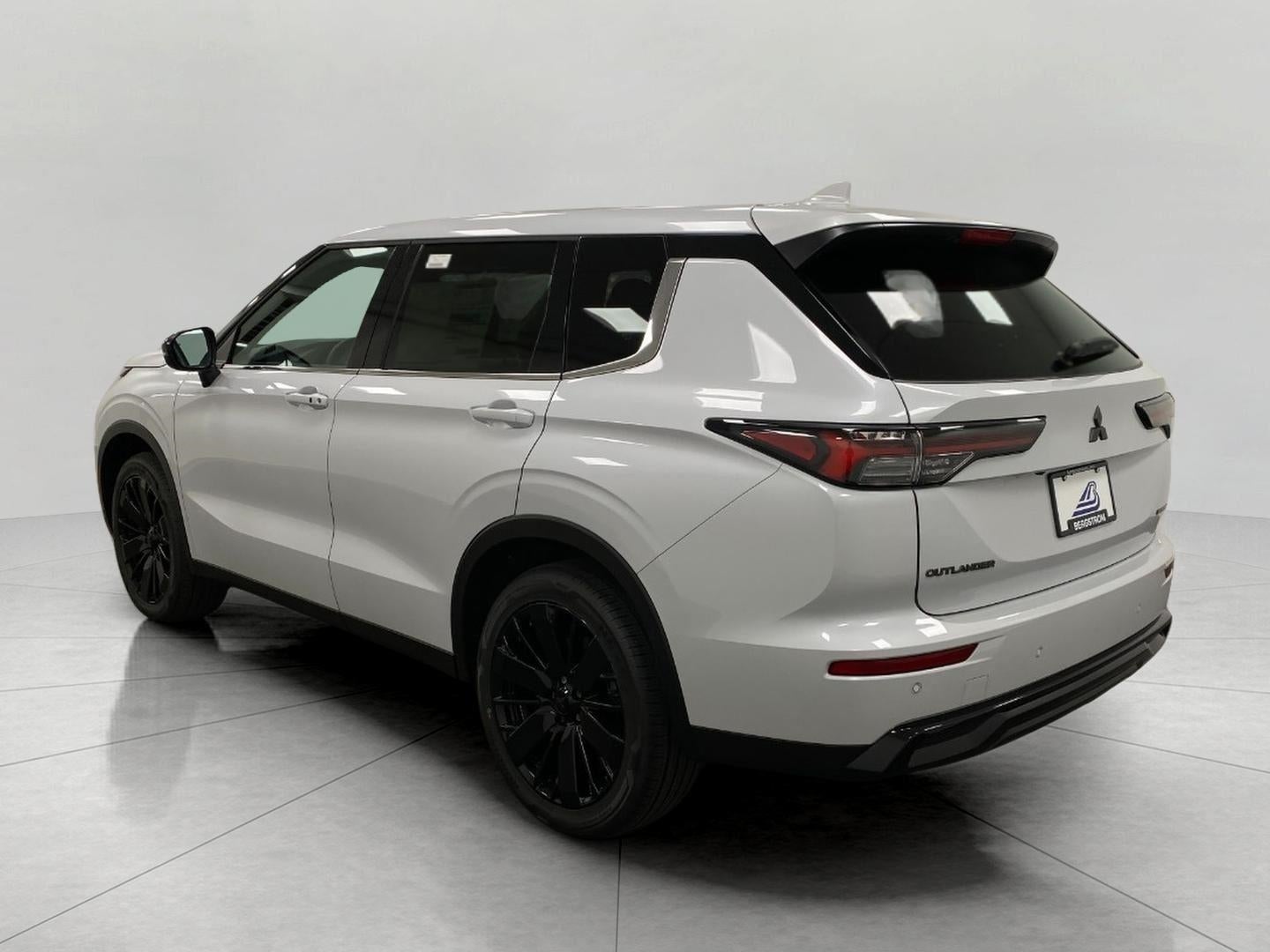 2026 Mitsubishi Outlander LE S-AWC