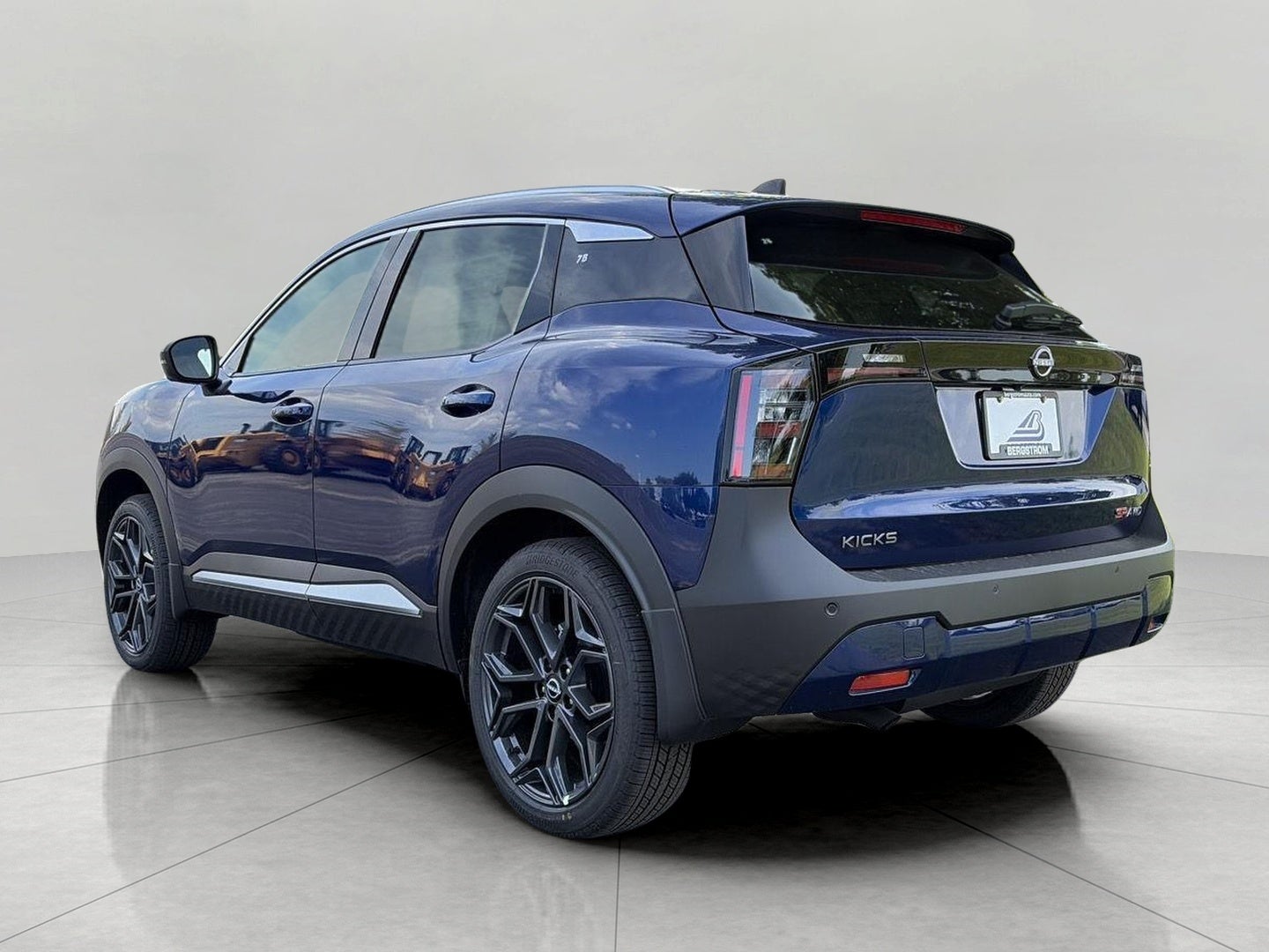 2026 Nissan Kicks SR AWD