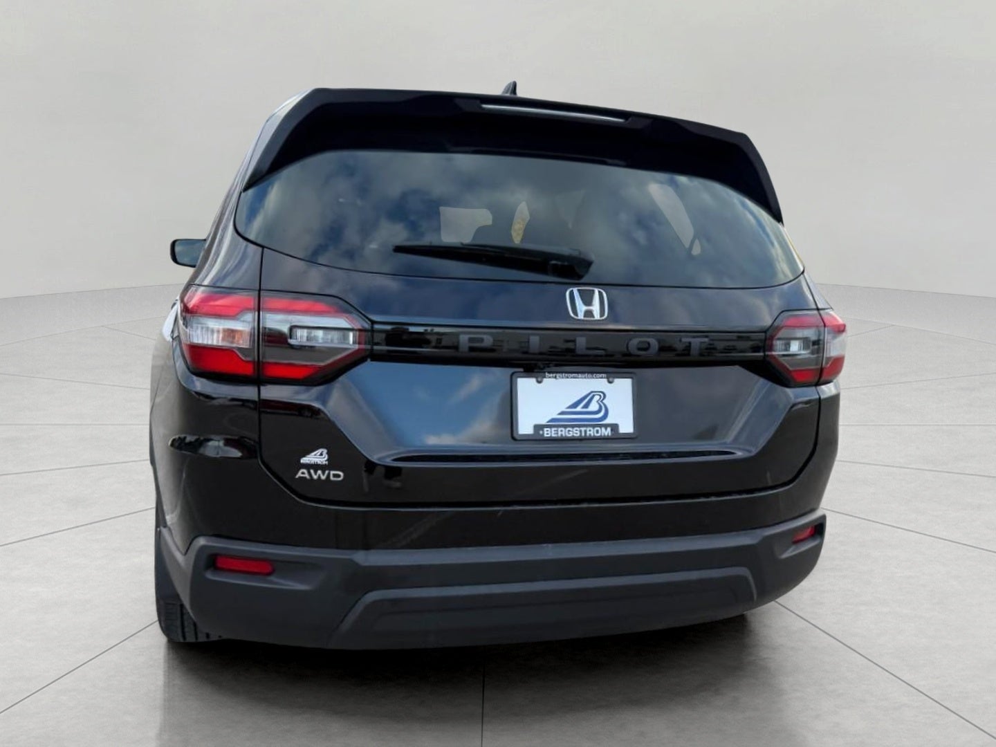 2023 Honda Pilot LX AWD