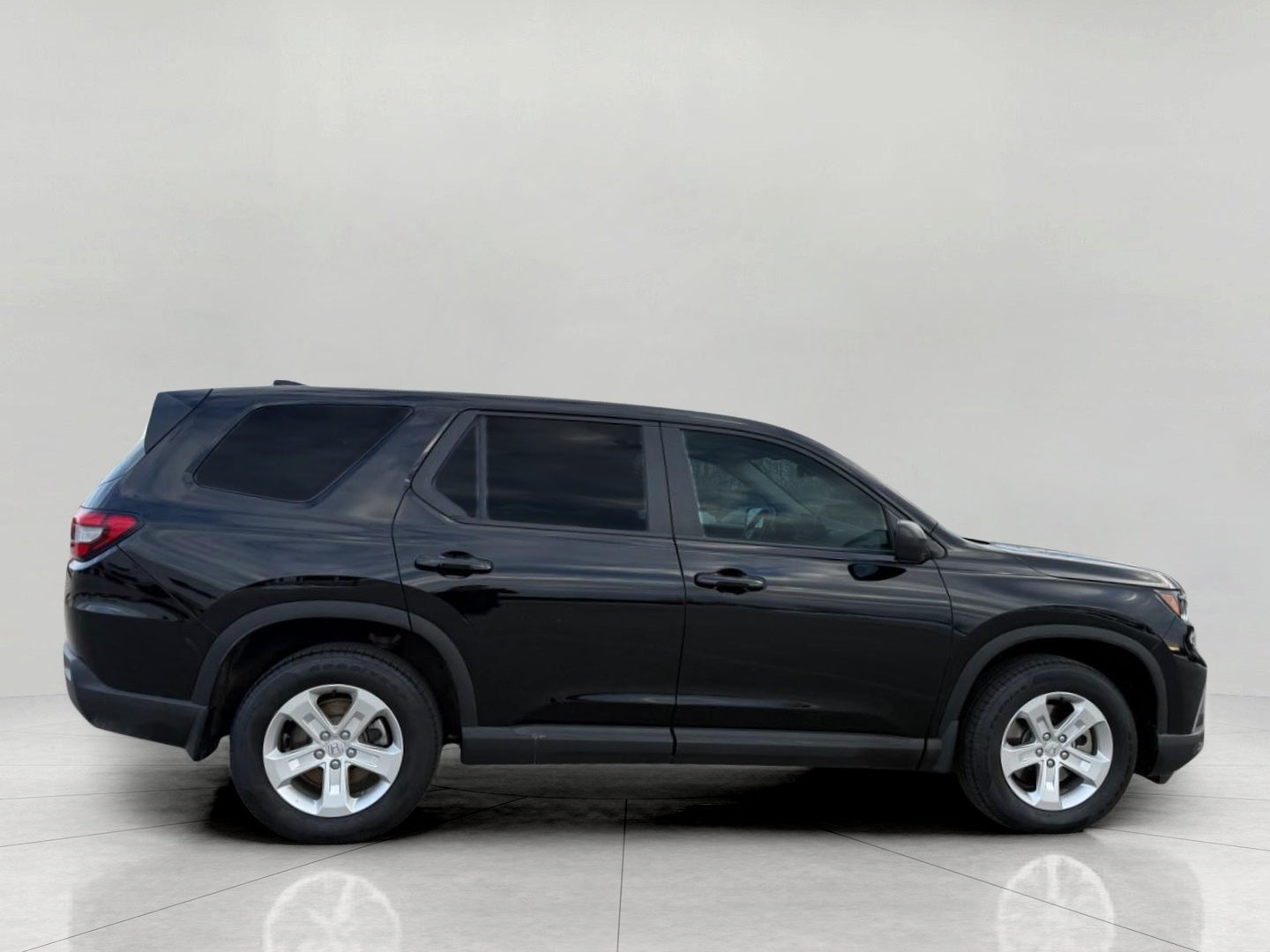 2023 Honda Pilot LX AWD