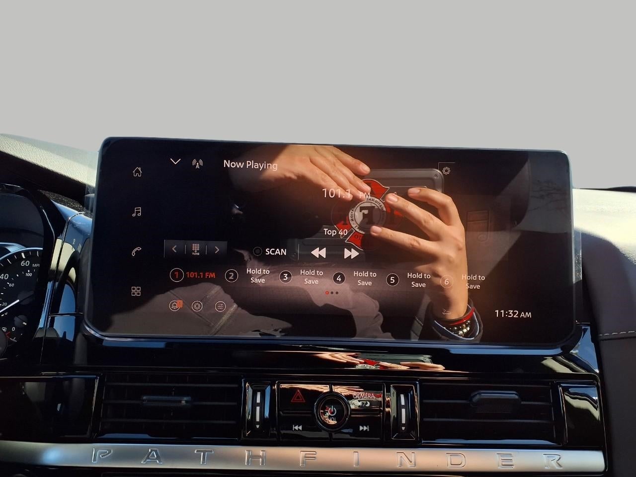 2026 Nissan Pathfinder SV