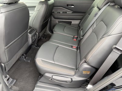 2026 Nissan Pathfinder SL 4WD