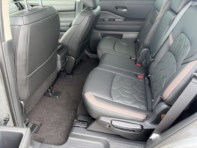 2026 Nissan Pathfinder Platinum 4WD