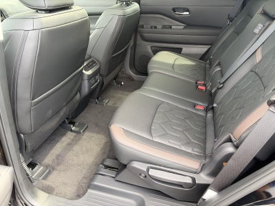 2026 Nissan Pathfinder Platinum 4WD