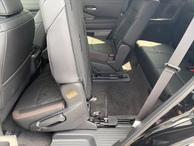 2026 Nissan Pathfinder Platinum 4WD