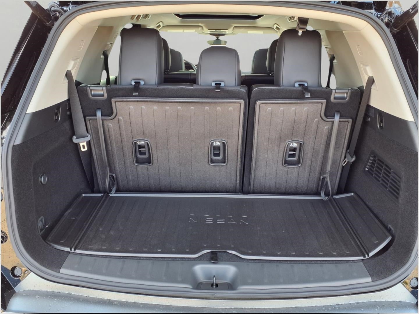 2026 Nissan Pathfinder Platinum 4WD