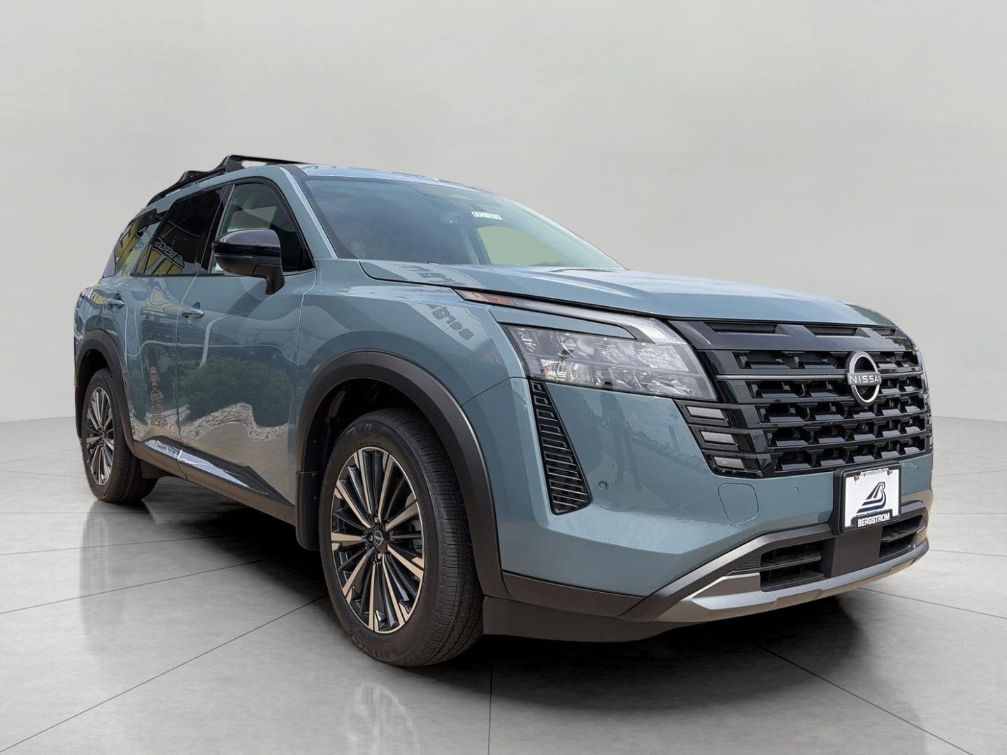 2026 Nissan Pathfinder Platinum 4WD