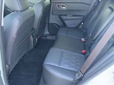 2025 Nissan Rogue AWD Platinum