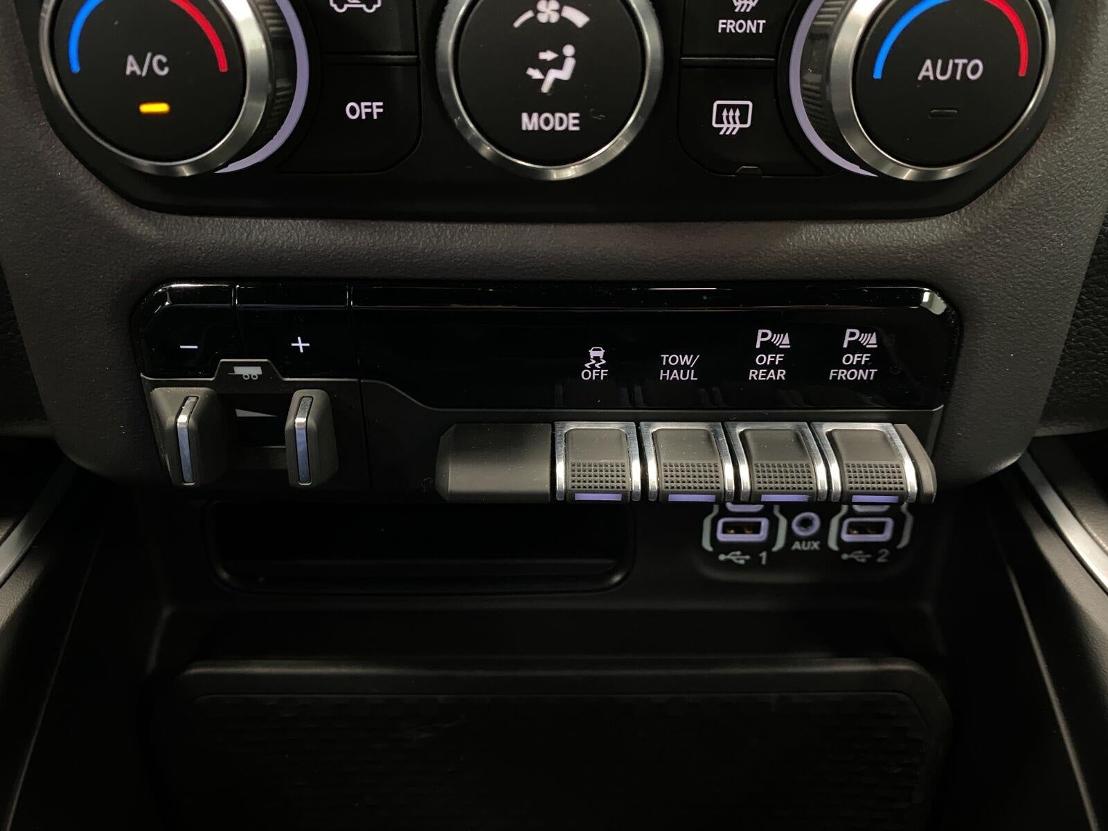 2023 RAM 1500 Lone Star 4x4 Crew Cab 5'7 Box