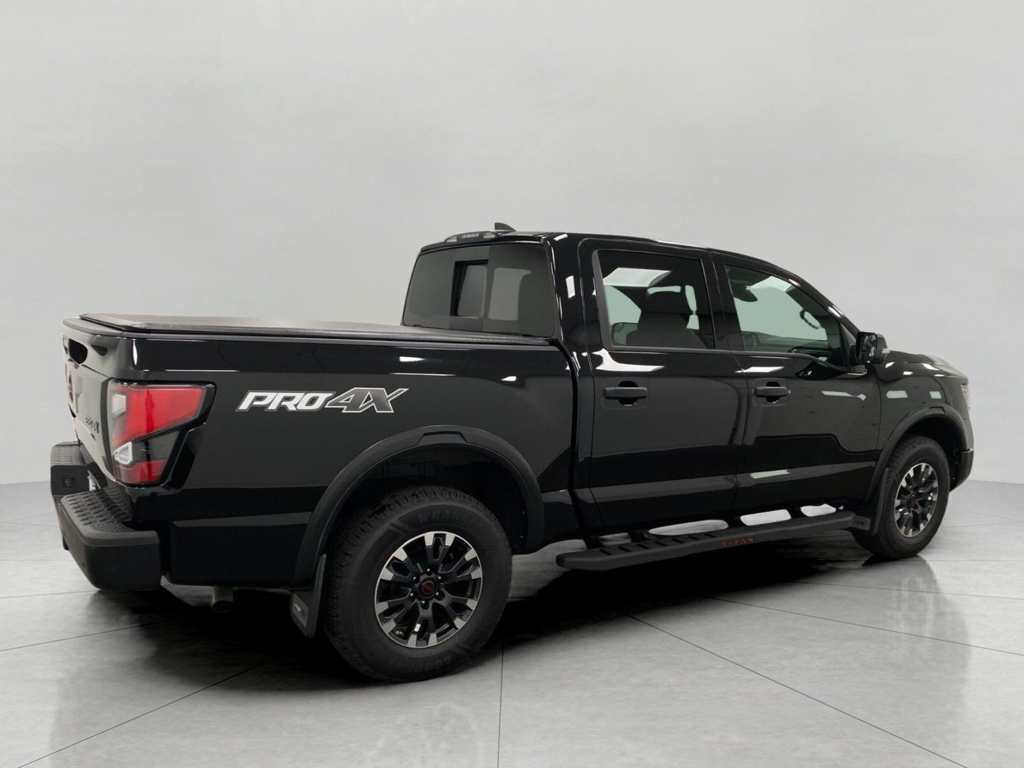 2023 Nissan Titan 4x4 Crew Cab PRO-4X