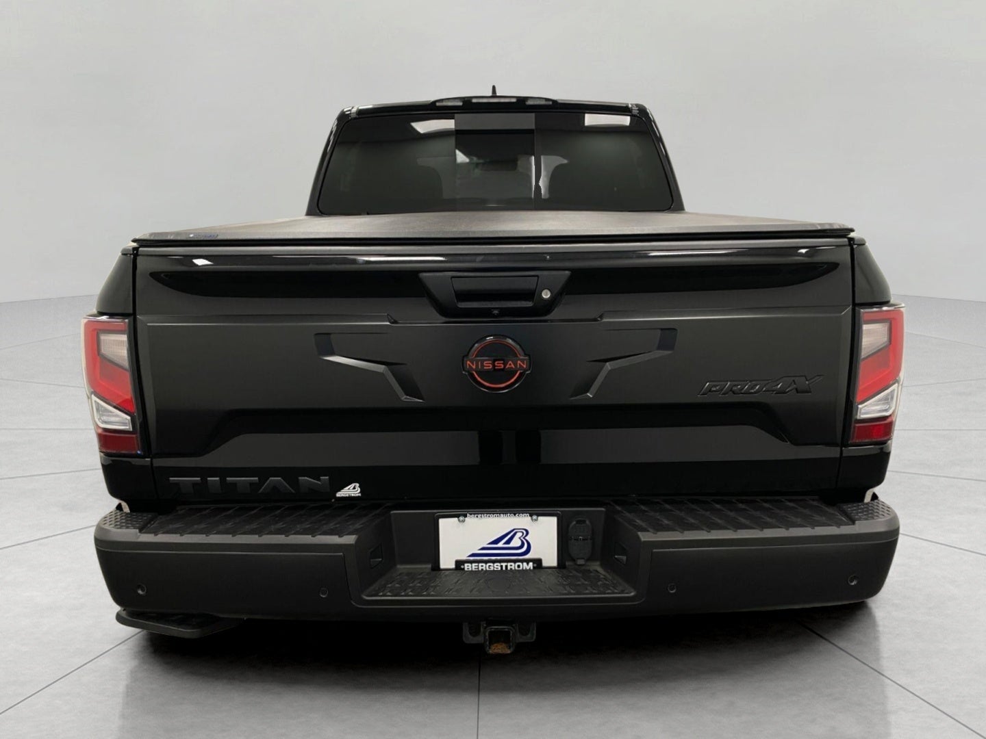 2023 Nissan Titan 4x4 Crew Cab PRO-4X