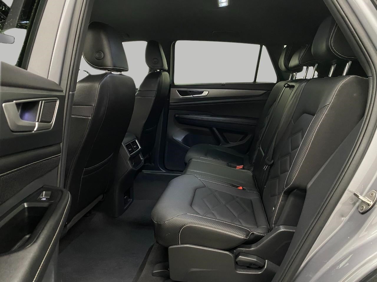 2025 Volkswagen Atlas Cross Sport 2.0T SE w/Technology 4MOTION