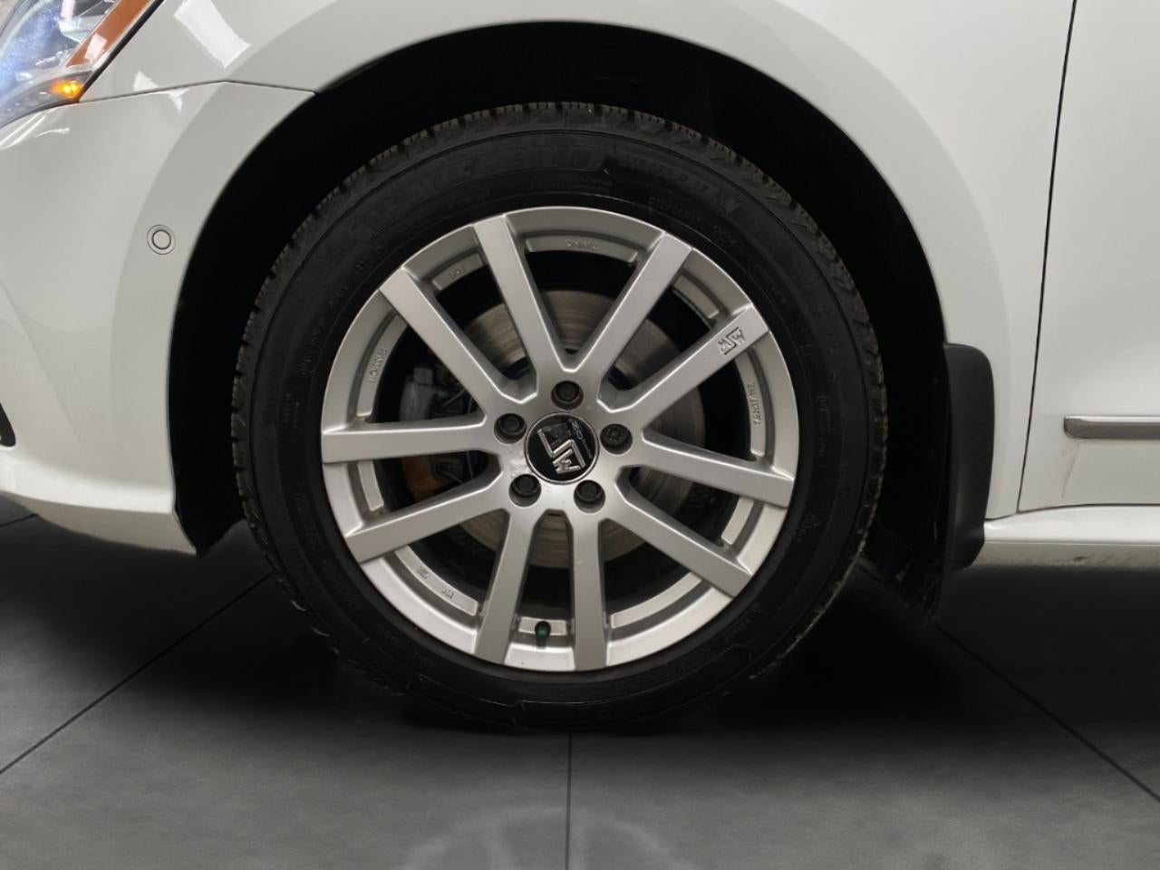 2017 Volkswagen Passat 1.8T SEL Premium Auto