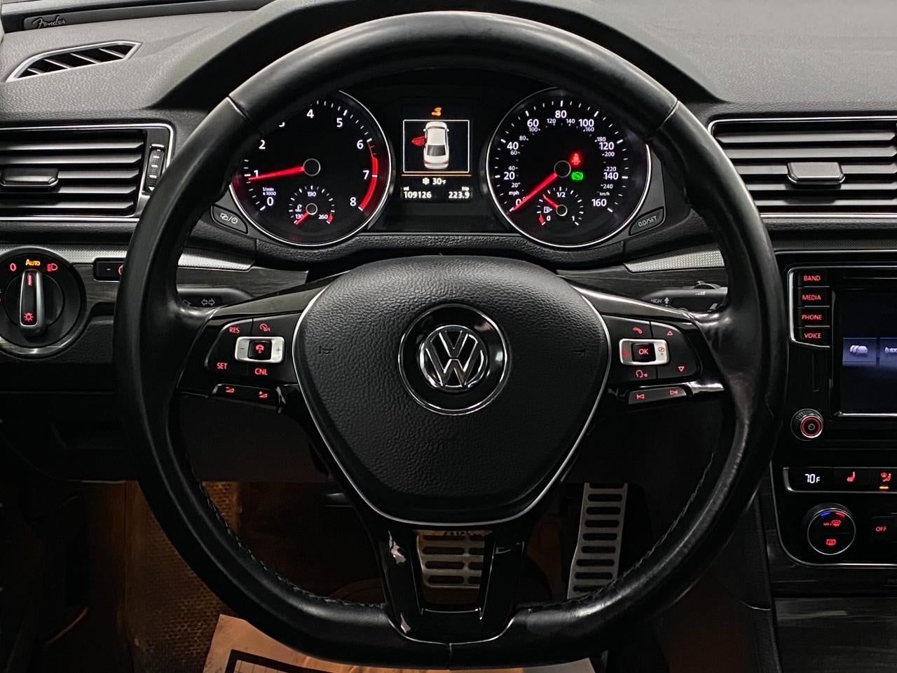 2017 Volkswagen Passat 1.8T SEL Premium Auto