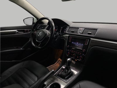 2017 Volkswagen Passat 1.8T SEL Premium Auto