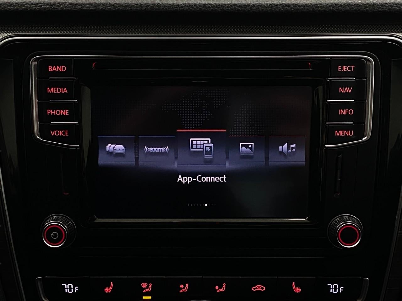 2017 Volkswagen Passat 1.8T SEL Premium Auto