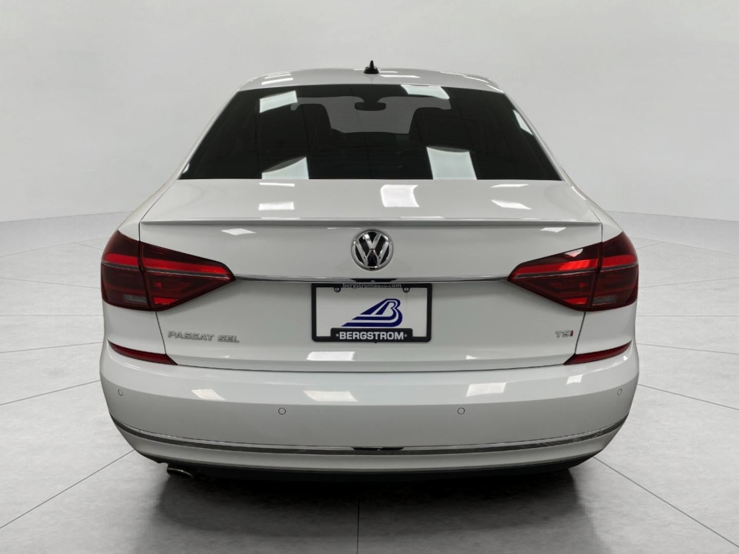 2017 Volkswagen Passat 1.8T SEL Premium Auto