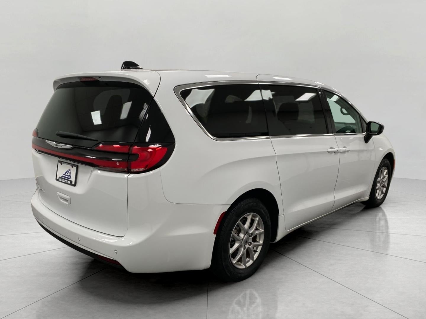 2024 Chrysler Pacifica Touring L FWD