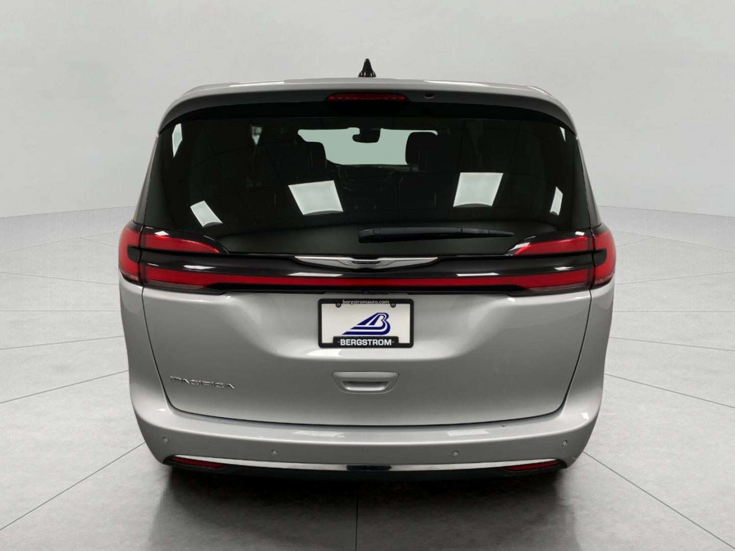 2024 Chrysler Pacifica Touring L FWD