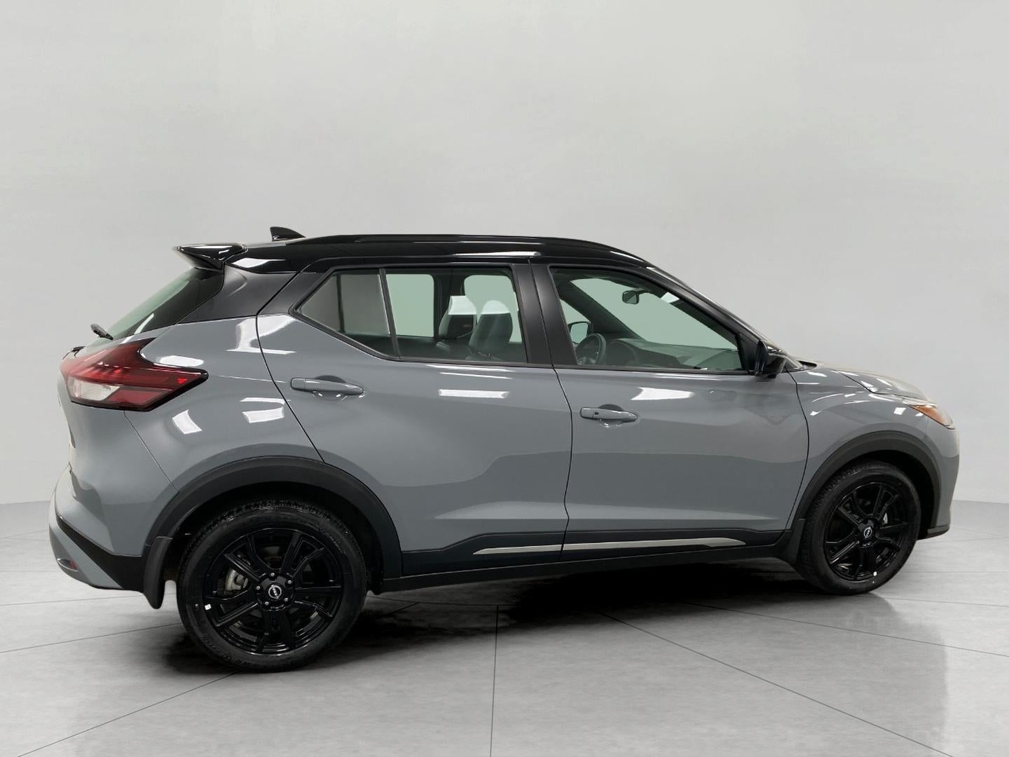 2024 Nissan Kicks SR FWD