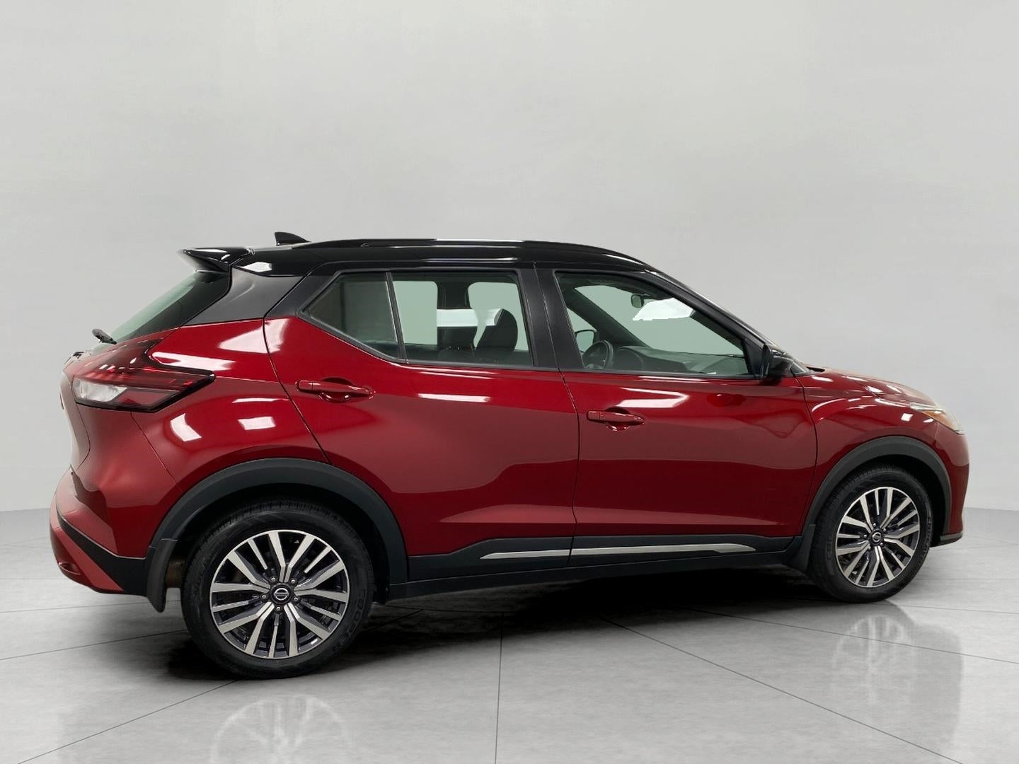 2021 Nissan Kicks SR FWD