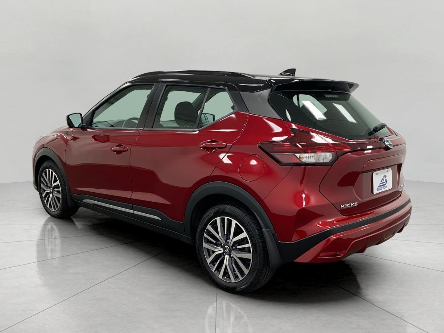 2021 Nissan Kicks SR FWD