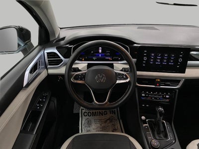 2025 Volkswagen Taos SE 4MOTION