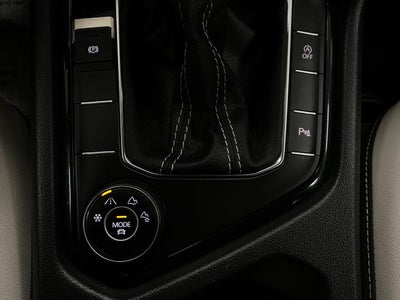 2025 Volkswagen Taos SE 4MOTION