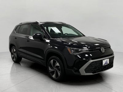 2025 Volkswagen Taos SE 4MOTION