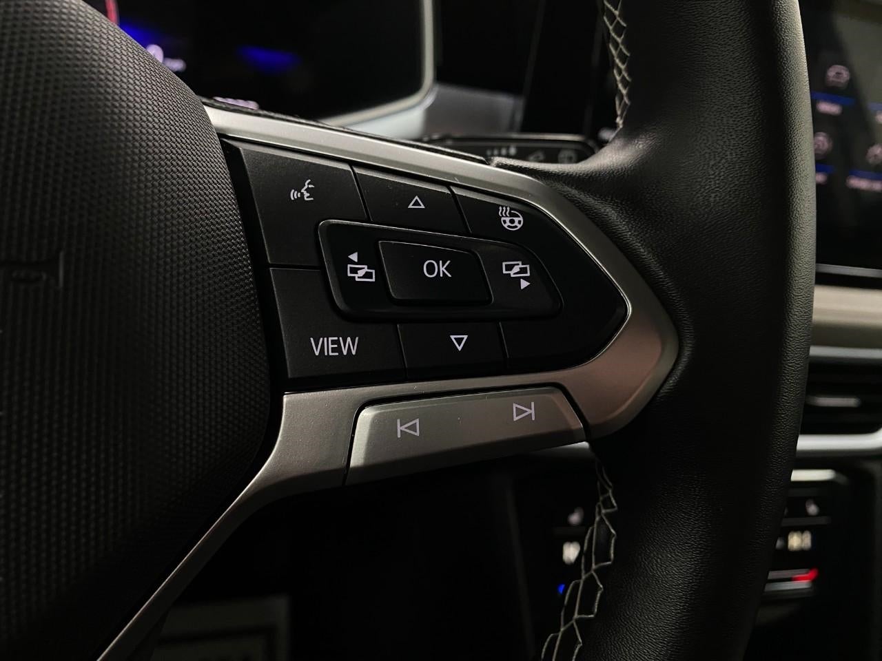 2025 Volkswagen Taos SE 4MOTION