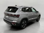 2025 Volkswagen Taos SE 4MOTION