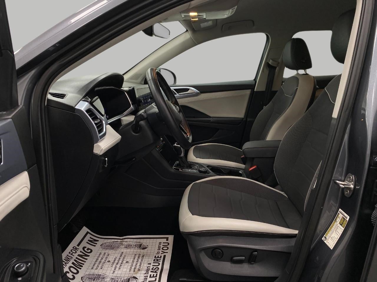 2025 Volkswagen Taos SE 4MOTION