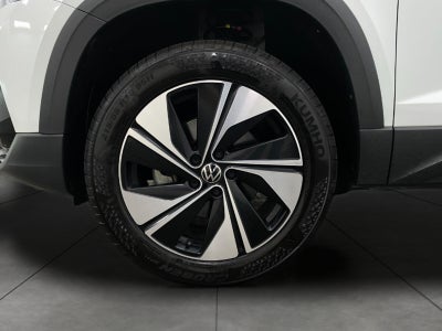 2023 Volkswagen Taos SE 4MOTION
