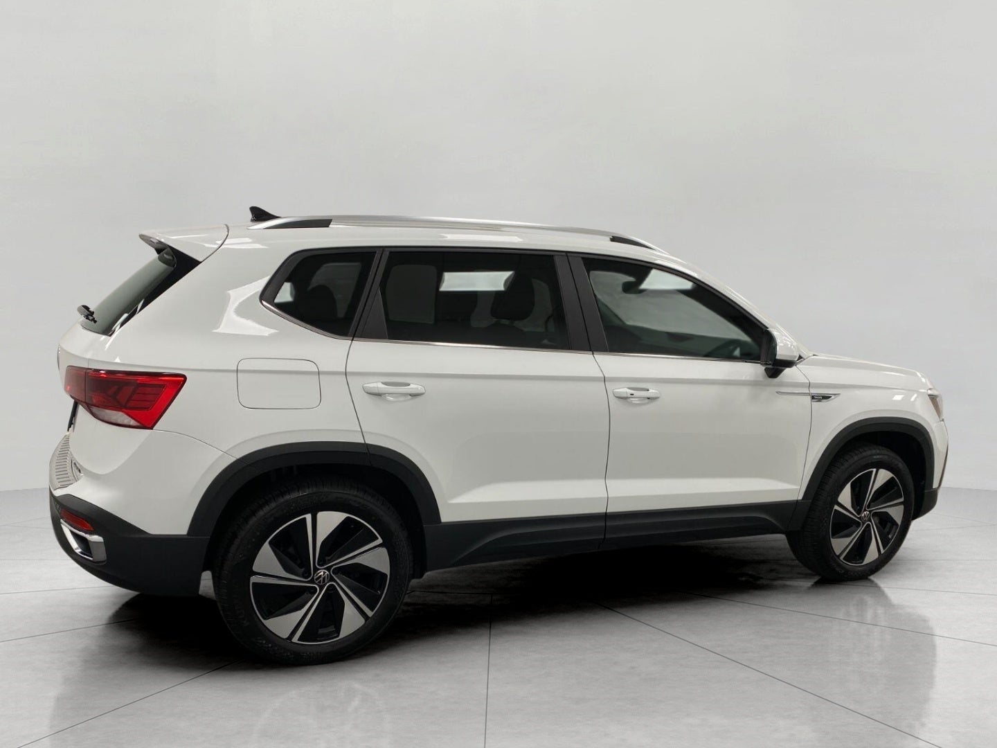 2023 Volkswagen Taos SE 4MOTION