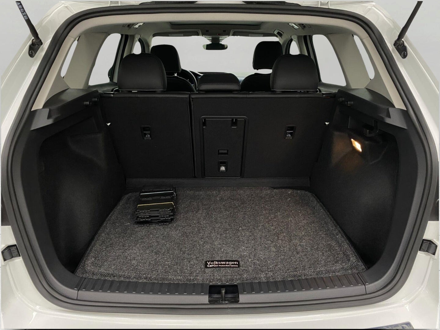 2023 Volkswagen Taos SE 4MOTION