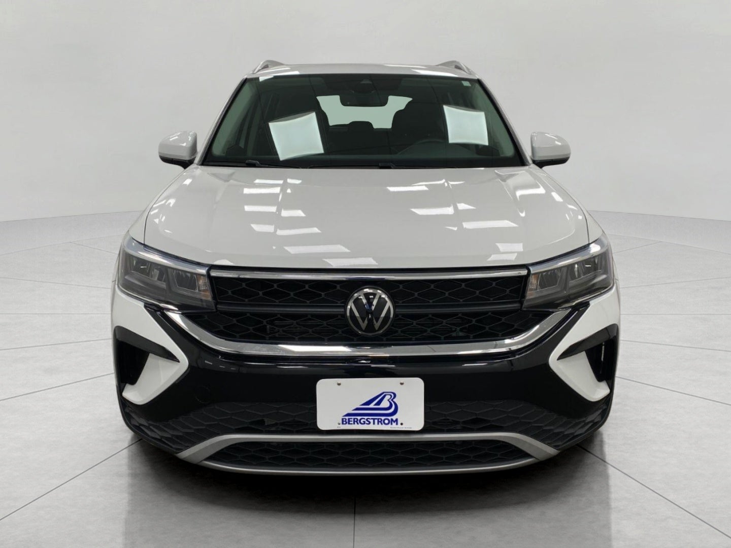 2023 Volkswagen Taos SE 4MOTION
