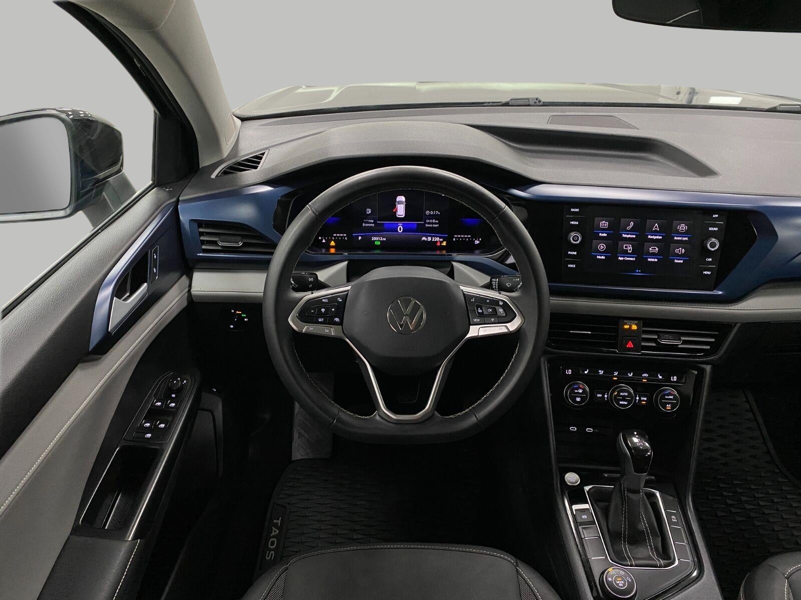 2024 Volkswagen Taos SE 4MOTION