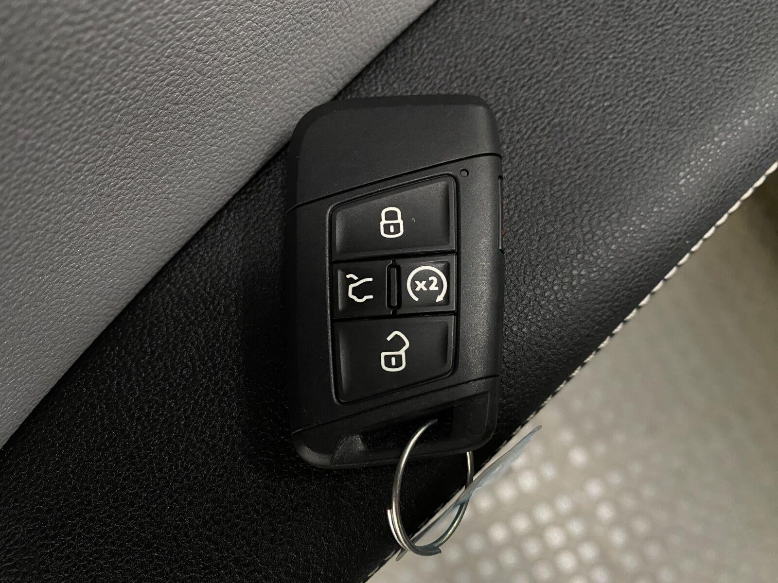 2024 Volkswagen Taos SE 4MOTION