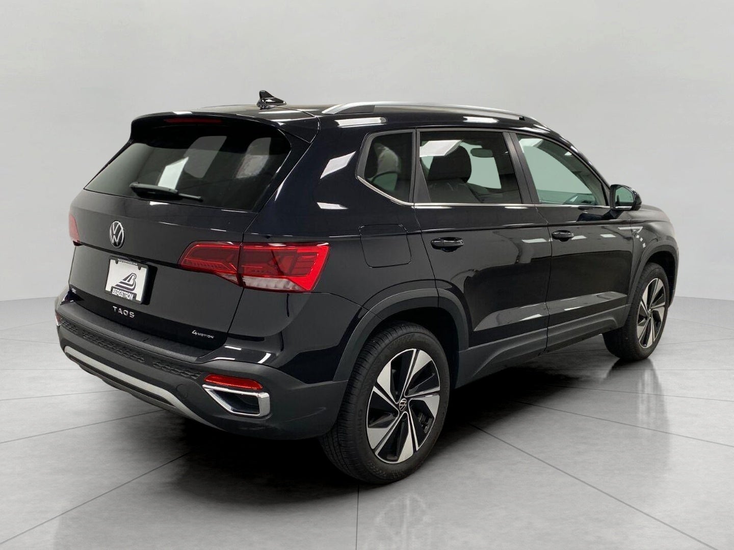 2024 Volkswagen Taos SE 4MOTION