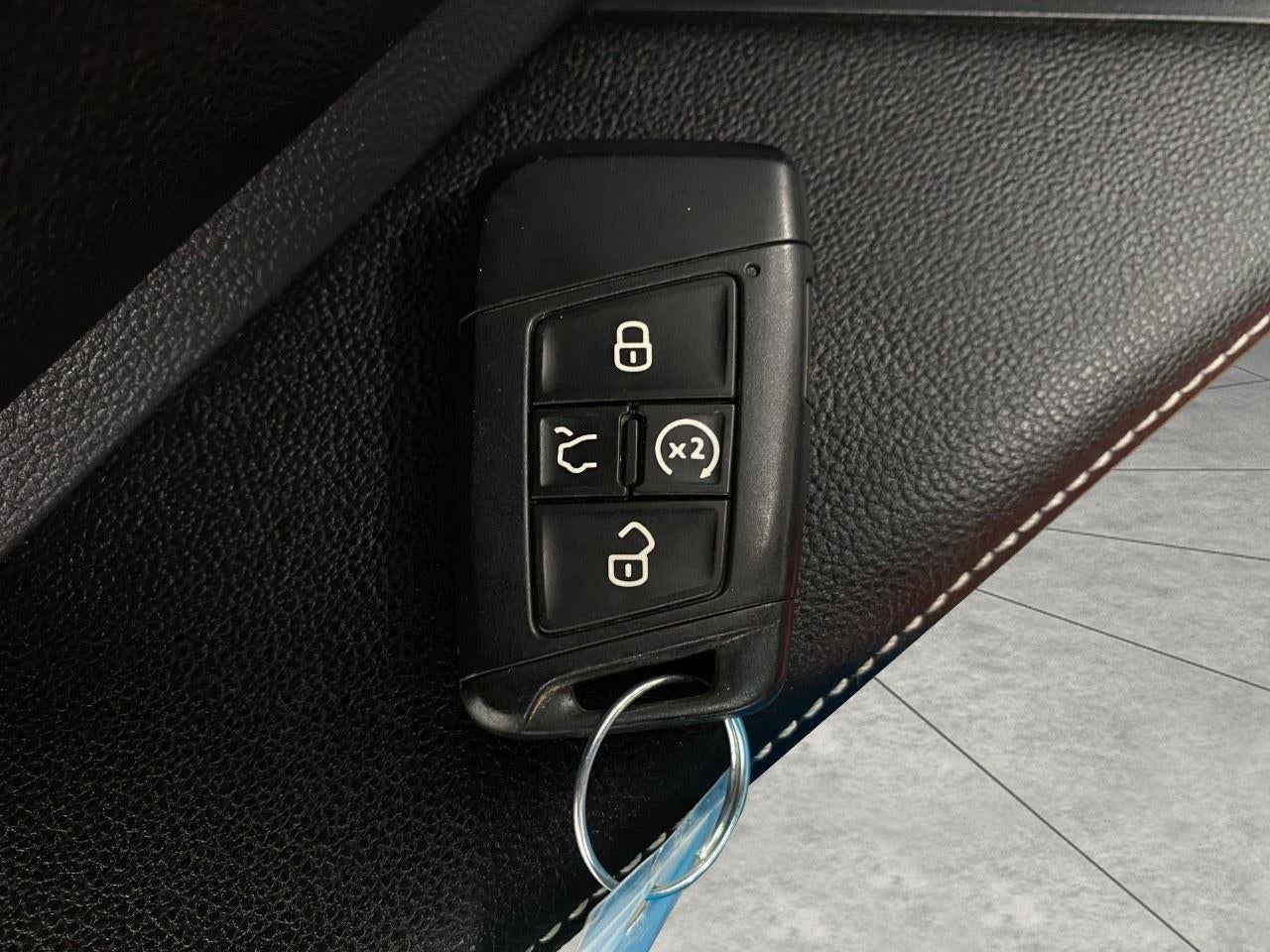 2023 Volkswagen Jetta SE Auto