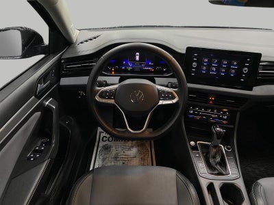 2025 Volkswagen Jetta SE Auto