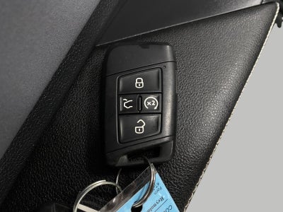 2025 Volkswagen Jetta SE Auto