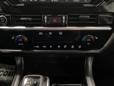 2023 Nissan Pathfinder SV