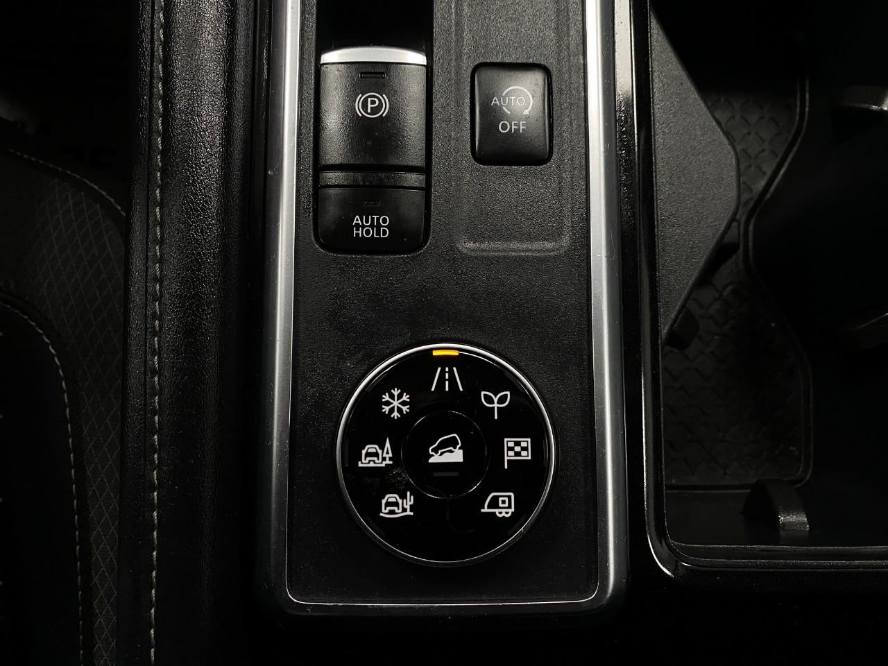 2023 Nissan Pathfinder SV