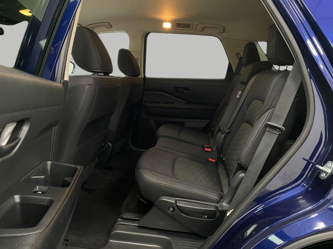 2023 Nissan Pathfinder SV