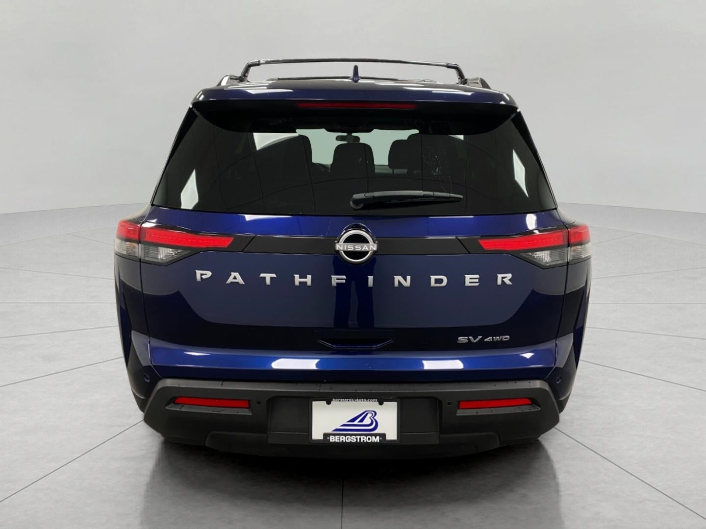 2023 Nissan Pathfinder SV